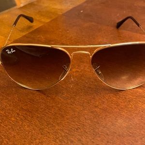 Ray Ban (authentic) sunglasses (like new)!